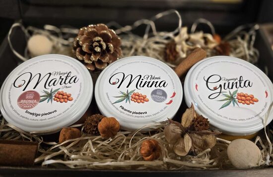 LIELISKAIS trijnieks